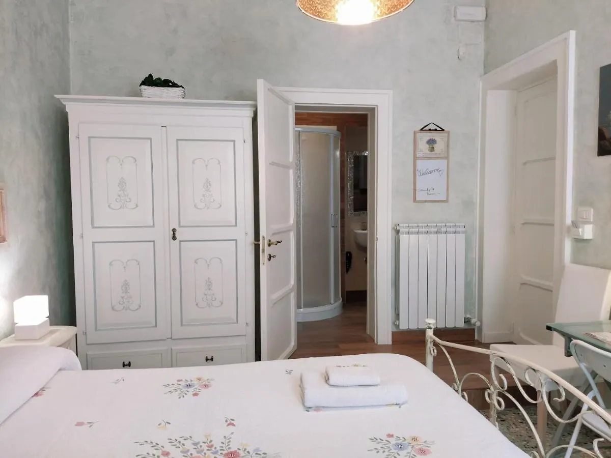 Guest house Serendipity Room Lecce, Vicinissima Al Centro Italy